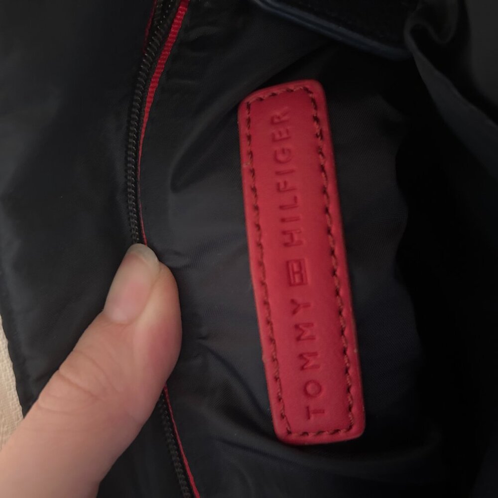 Tommy Hilfiger Crossbody Bag - Picture 3 of 4